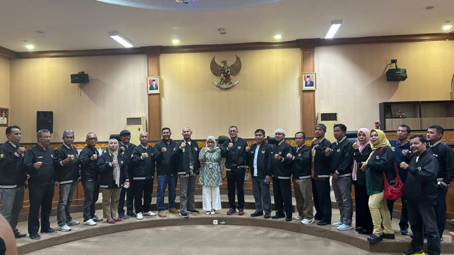 Lepas Kontingen ke Porwanas XIV, Pemprov Riau Harap PWI Riau Kembali Raih Kemenangan