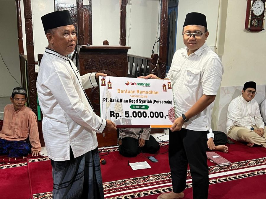 Tingkatkan Sarana, Masjid Al Huda Pian Padang Natuna Terima Dabamas BRK Syariah